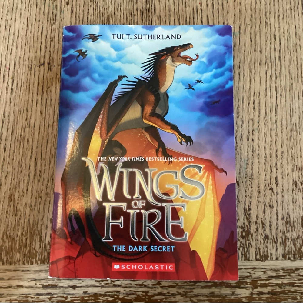 Wings of Fire: The Dark Secret by Tui T. Sutherland